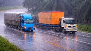 ASMR Truck Sound 🚚 when it rains heavily