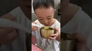 一个娃娃4个大人送去幼儿园，全家都很重视的程度，还给王西瓜拍了入园证件照和复古稻田照，纪念这有意义的一天#农村生活#日常vlog#记录真实生活