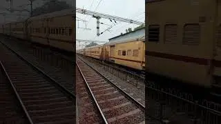 11113-Bhusaval Express (DVL-BSL) With Wap-4 Honking #train #shorts #viral #indianrailways #wap4