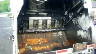 051393 - 1995 Ford L8000 Rear Load Garbage Packer Truck