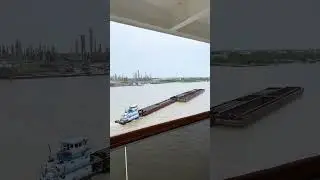 Mississippi River traffic