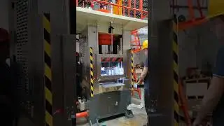 300 tons cold extrusion hydraulic test machine