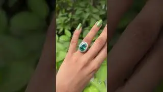 #weddingrings #moissaniyejewlry #oval #anniversarygift #darkgreenovalcut #moissanite #unique