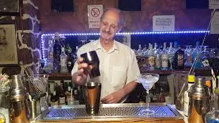 UN ORDENANZA UN CAPITÁN BORRACHO Y UN... SIDECAR