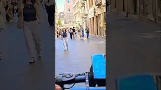 Napoli via Chiaia #shorts #travel #italy #naples #tourism #walkaround #festa #december