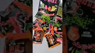 🎃TRICKS OR TREAT ? Sour Madness SKULL SHOCK #shorts #subscribe 🎃🎃🎃👻
