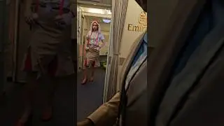 Посадка в бизнес-класс на самолете Emirates A380 #шорты #путешествие #дубай #отпуск #эмираты