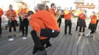 Regndans p&aring; en havnekaj i S&oslash;nderborg 2011 - Copenhagen Showband