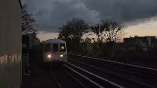 R68 (C) and R46 (Q) at Neck Road (BMT Brighton Line)