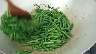 Paithangai peratal Sri Lankan style ( Long beans peratal Sri Lankan style )