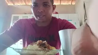 É hora  de almoçar 