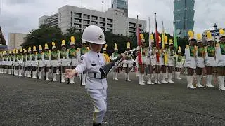 北一女中樂儀旗隊開場表演 迷你禮兵也來場邊學習觀摩 國父孫中山先生誕辰154週年特別活動「多元共榮E起愛」in國父紀念館 20191102