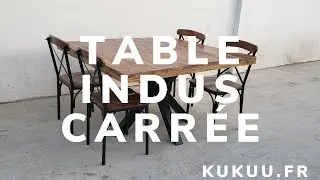 Table &agrave; manger industrielle carr&eacute;e