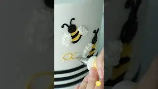 How to Make a Bee Cake #Shorts