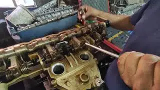 Como montar as molas do valvetronic da BMW 4 Cilindros