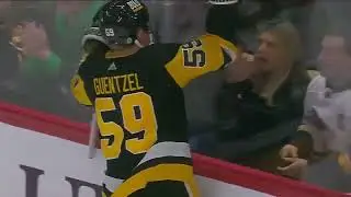 Penguins vs Canadiens | Guentzel scores from an AWESOME play by Petterson, Letang, and Crosby to tie