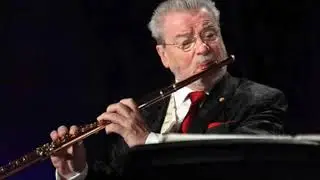 Malcolm Arnold, Flute Concerto n 2 op  111.  Flautista James Galway