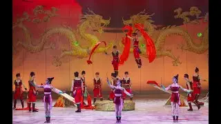 El Gran Circo Acrobático de China deslumbra al público en el Auditorio de Valdepeñas
