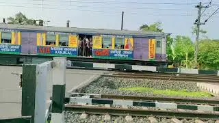 Barddhaman howrah local in busy railgate