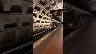 Metro in Washington DC 🇺🇸🚆 #usa #washingtondc #metro #pentagon #travel #viral #shorts