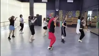 La La Love Line Dance Demo by Lora & D'Vizta Mutiara