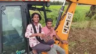 JCB per Mitti girane Aaye Hain 735 tractor se
