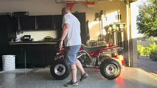 1999 Yamaha Banshee cold start and cold idle. 