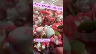 Pink chocolate popcorn #pinkfood #chocolatepopcorn #gourmetpopcorn #beachlife#easyrecipe#snackideas