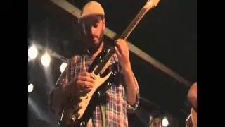 El Doghouse live en la Gruta 77