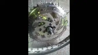 motorizada com freio a disco no  cubu de mobilete