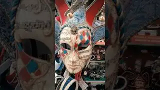 Buying a venetian mask? get into the Carnival mood 🎭 #venicevibes #ciaovenice #venice #venetianmasks