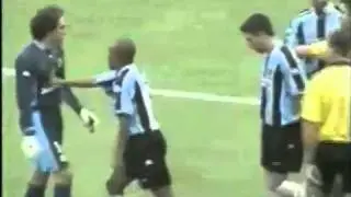 Danrlei Agride Juiz no GRE-nal