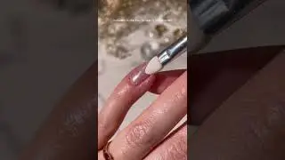 Get the Viral Pearl Nails 🐚🤍 #chromenails #glassnails #haileybiebernails #glazed