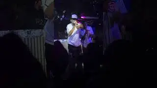 Chance the Rapper Karaokes “All Falls Down”