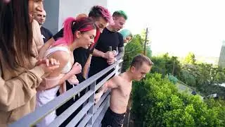 MINI MAJK WSKAKUJE DO WODY