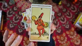 THE ORIGINAL RIDER WAITE TAROT PACK -Review- AN OLDER VERSION OF  THE DECK MANY READERS KNOW & LOVE