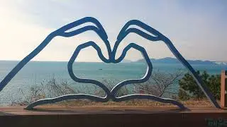 해운대해변이 한눈에 보이는 오션뷰 사우나에서 일정시작, 복지리탕은 깔끔개운한맛, 블루라인파크 캡슐열차 매진되서 못타구 미포정거장에서 청사포까지 산책로 따라 걸으니 안타길 잘했다는~