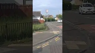 How To Negotiate the Firs Mini Roundabout Stirling Scotland UK