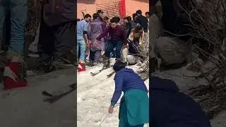 #snowyweather #drneurobsvlogs #travelpakistan #beautymountains #funnyskatting #skating