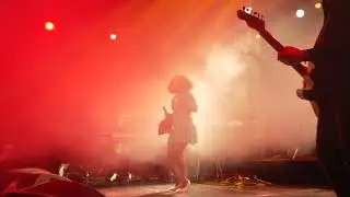 Justina Lee Brown - BLACK & WHITE FEELING LIVE