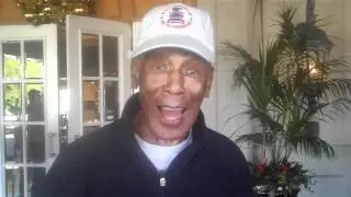 Ernie Banks Signs Autographs for Ultimate Pastime on 1/3/2012