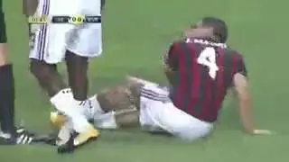 Bartra y un planchazo asesino a Jos Mauri en International Champions Cupyoutube com