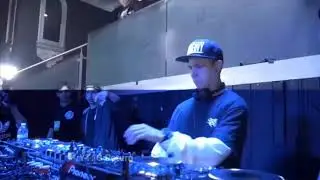 DJ plays Hime Hime