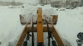 Почистил🚜 территорию. Подарили🌲🌲🌲🌲🌲