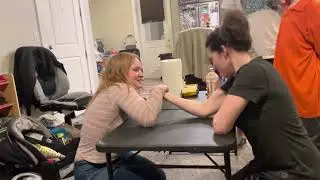 Kiki & McKenna Armwrestle 2.0 (Yakima Girls)