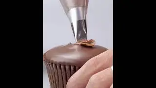 #shorts #melt #chocolate #cupcake