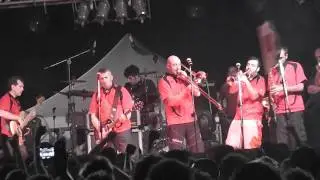 Banda Bassotti & o' Zulu - El Pueblo Unido HD