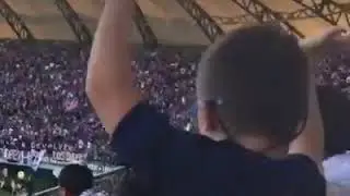 Santino montillo cantando con Los de Abajo