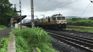 20908 Bhuj - Dadar Sayaji Nagari Superfast Express crossing Saphale powered with WAP-7 BRC