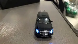 1/64 Scale custom cars and modern house with lighting